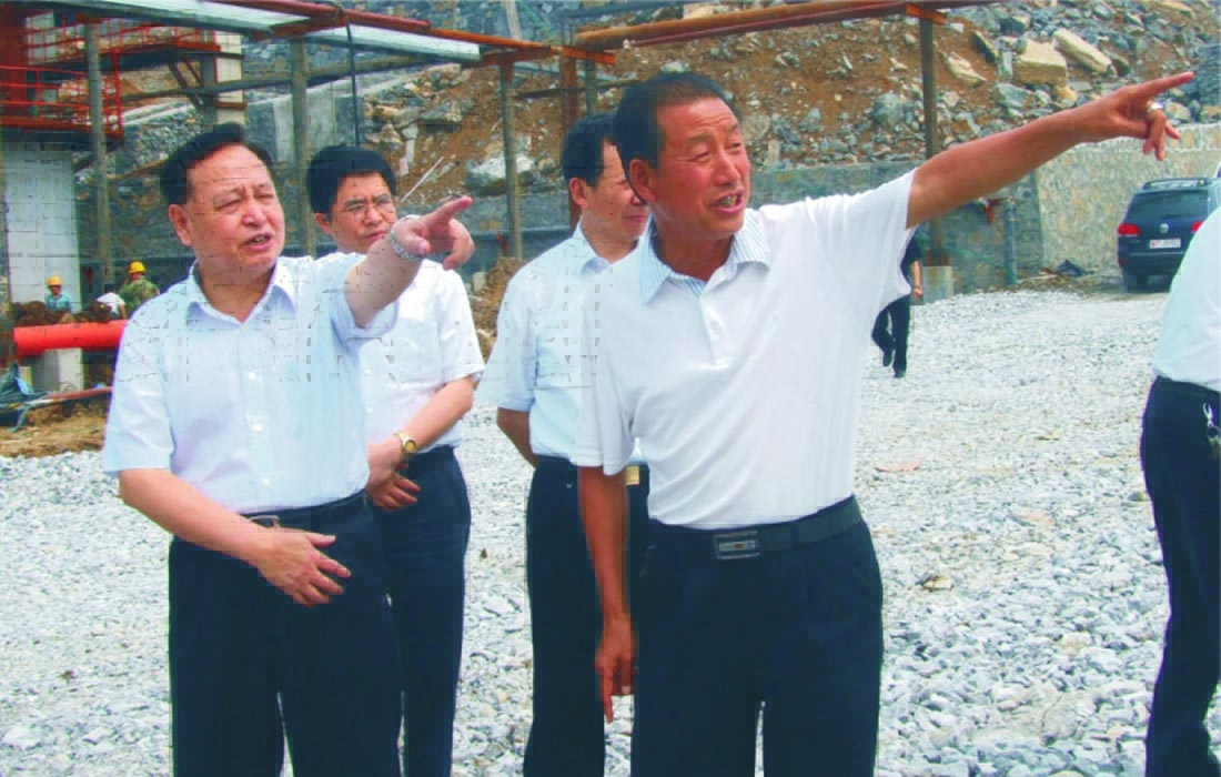 2010年5月，湖北省委書(shū)記羅清泉蒞臨東圣集團(tuán)視察。